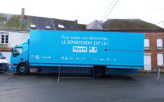 Camion bleu