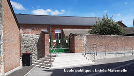 Entrée de l'école maternelle publique